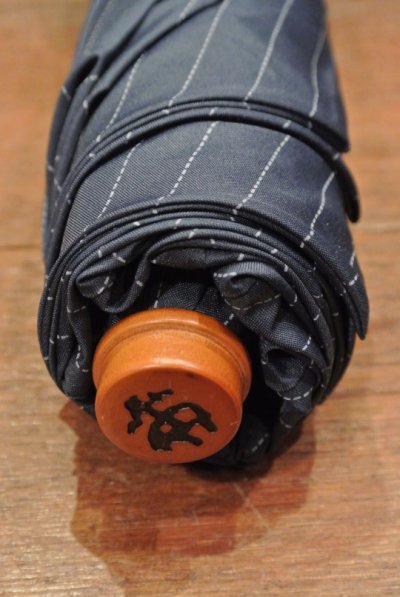 画像2: ブルックスブラザーズ 折りたたみ傘 木製ハンドル(NAVYストライプ)