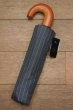 画像1: ブルックスブラザーズ 折りたたみ傘 木製ハンドル(NAVYストライプ) (1)