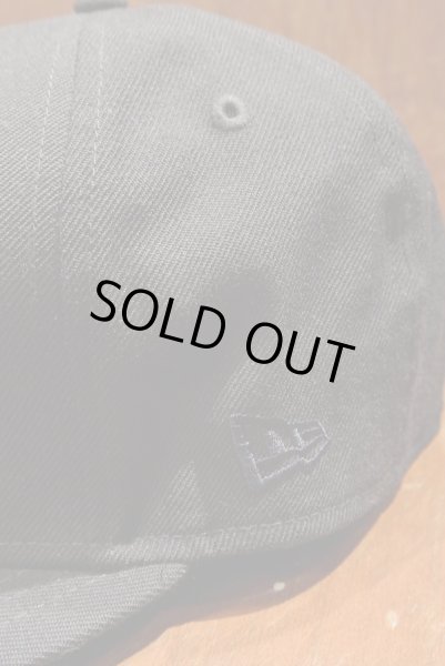 画像3: COACH×NEWERA コーチ×ニューエラ 9FIFTY スナップバックキャップ フラットブリム MLB ニューヨークヤンキース【NAVY】新品 並行輸入 (3)