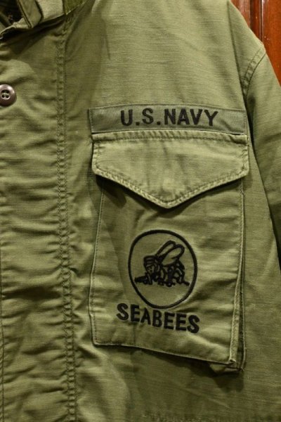 画像2: (VTG/USED) '70S U.S Army 米軍 M65 Field Jacket "3rd Model" SEABEES刺繍 (M-Short) ブラスジップ 中古 ビンテージ