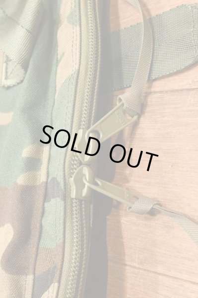 画像10: 2000's USED US ARMY AH-64 FLYERS BAG アパッチ戦闘ヘリ ヘルメットバッグ (約 縦54cm×横57cm) 中古  (10)