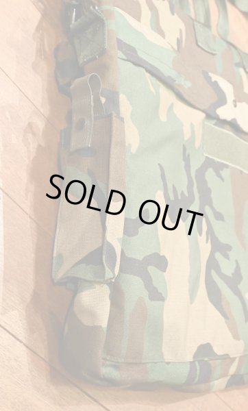 画像8: 2000's USED US ARMY AH-64 FLYERS BAG アパッチ戦闘ヘリ ヘルメットバッグ (約 縦54cm×横57cm) 中古  (8)