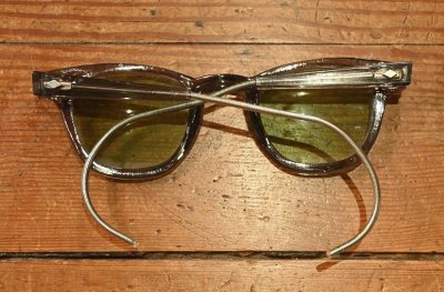 画像2: 80s US MILITARY G.I. Safety Glasses "Gray Smoke"+"Green Glass" (48□20)ビンテージサングラス ケースつき