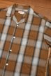 画像2: 【クリックポスト185円も可】50s B.V.D チェック オープンカラーシャツ 長袖(Brown×Black/16-16 1/2 L)ビンテージ 中古 (2)