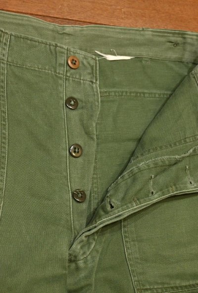 画像2: 50s U.S ARMY UTILITY TROUSERS コットンサテン ベイカーパンツ初期型 ボタンフライ サイドアジャスターつき(MEDIUM)ビンテージ中古