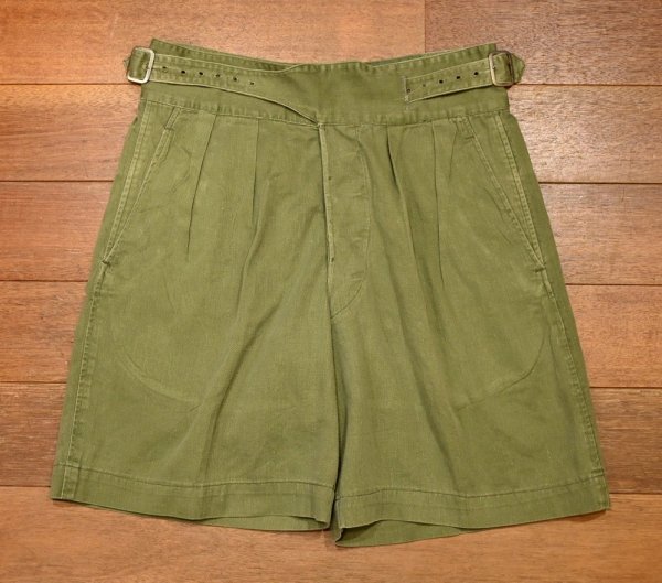 画像1: (クリックポスト185円も可)50s BRITISH ARMY イギリス軍 ドリル グルカショーツ(KHAKI/W〜31.5)中古 ビンテージ (1)