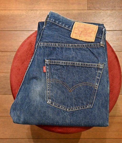 画像1: ’79 Levi's リーバイス501 66後期  (表記W34 L33 実寸W32 L29.5)裾上げなし 赤耳 ビンテージデニム  (1)