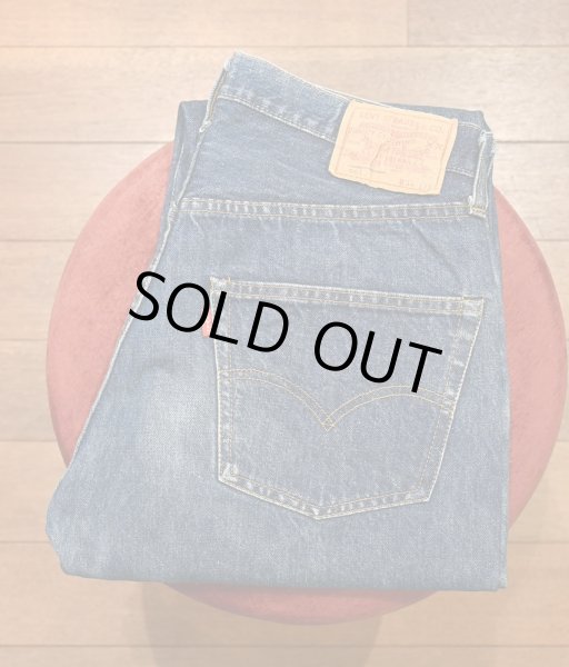 画像1: ’79 Levi's リーバイス501 66後期  (表記W34 L33 実寸W32 L29.5)裾上げなし 赤耳 ビンテージデニム  (1)