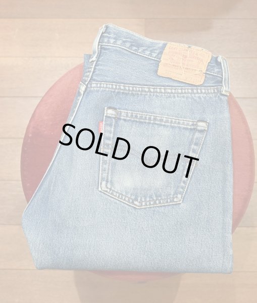 画像1: ’83 Levi's リーバイス501 赤耳 REDLINE "524"  (表記W33 L33 実寸W31.5 L30)裾上げなし 赤耳 ビンテージデニム  (1)