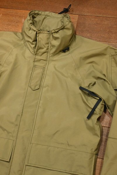 画像2: '92 U.S ARMY ECWCS PARKA GENII ゴアテックスパーカー S.W.I INC社製 民生品 (LIGHT KHAKI/XS-R) 米軍  (2)