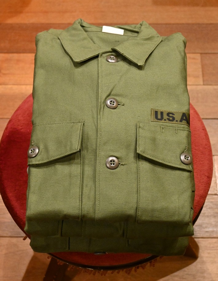 68 DEADSTOCK U.S ARMY コットンサテン ユーティリティシャツ OG107 